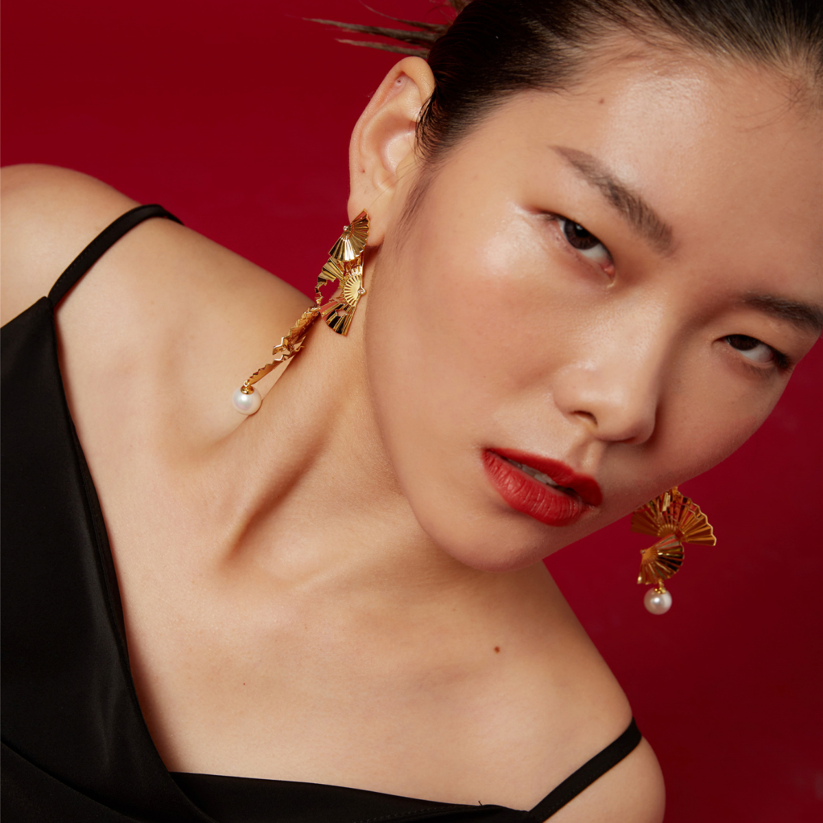 Large Dancing-Fan earrings / THE FAN