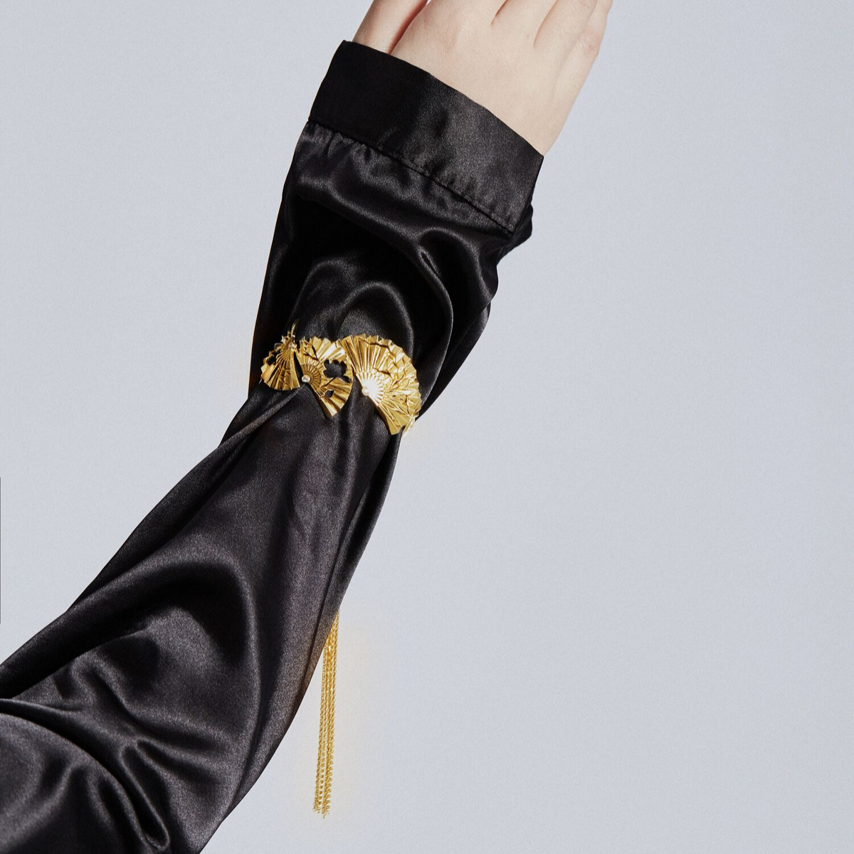 The Fan-Dancing Bangle Bracelate / THE FAN