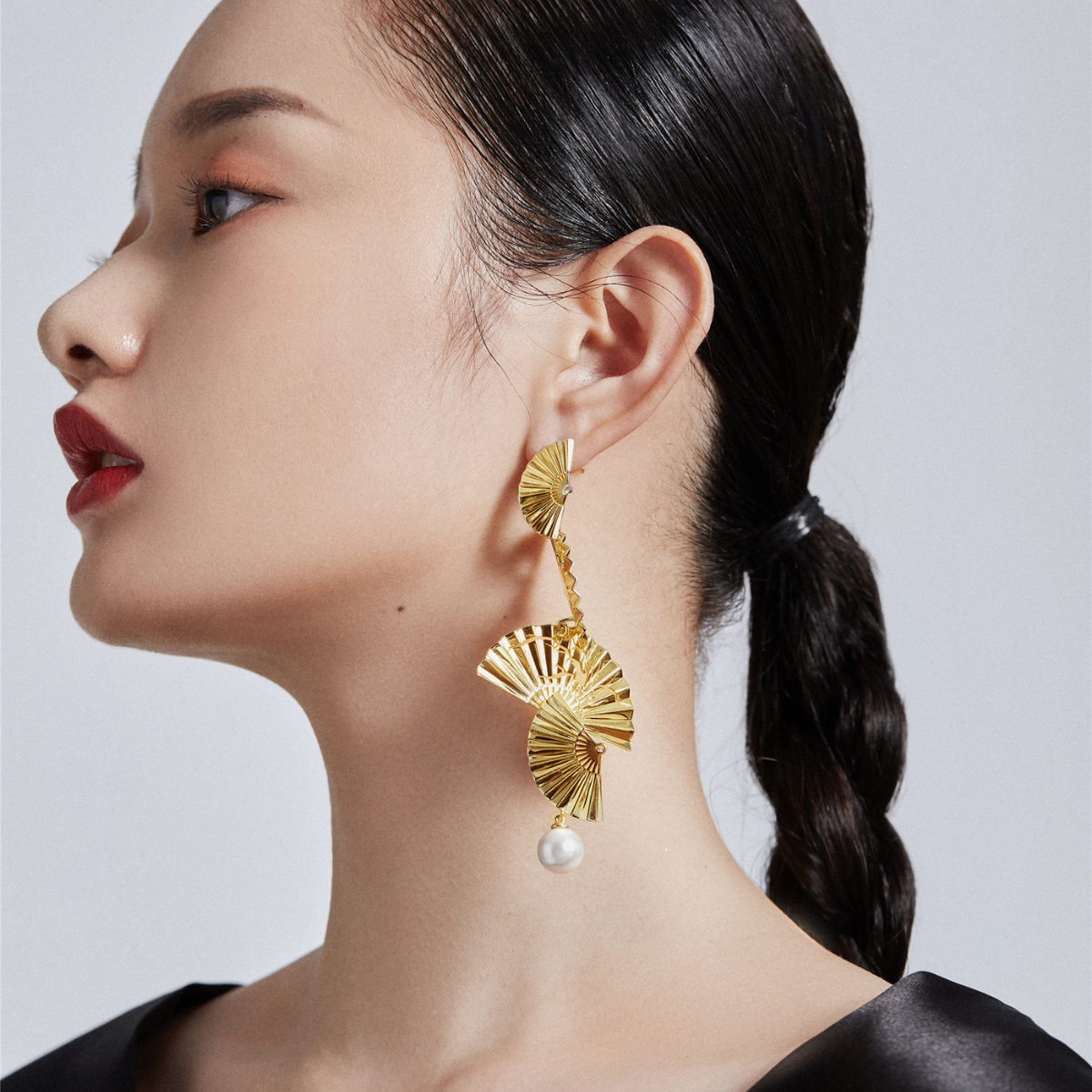 Large Dancing-Fan earrings / THE FAN