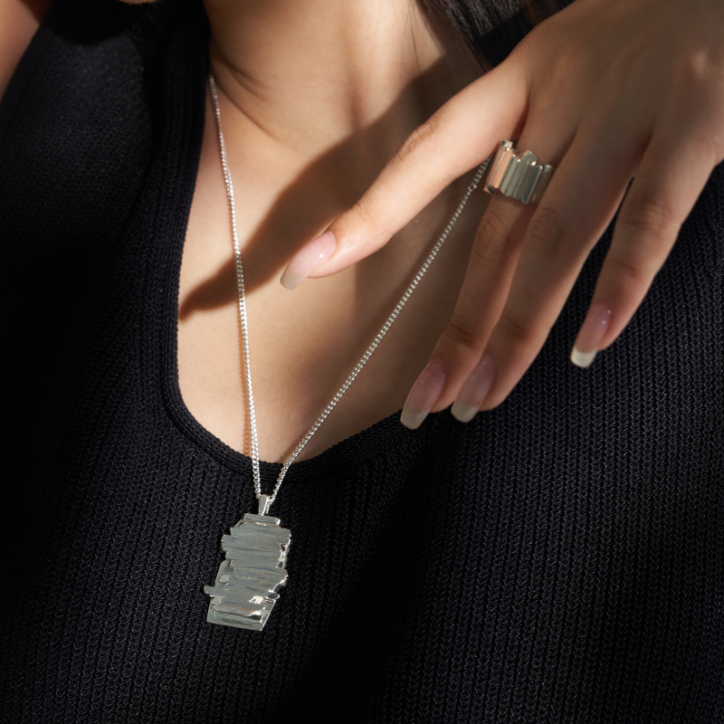 Iceland kinetic necklace / ICELAND
