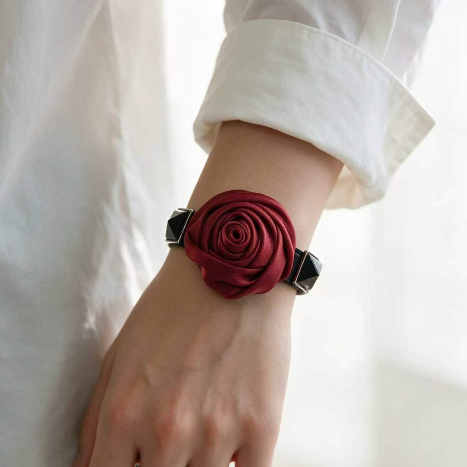 Throny Rose Bracelate