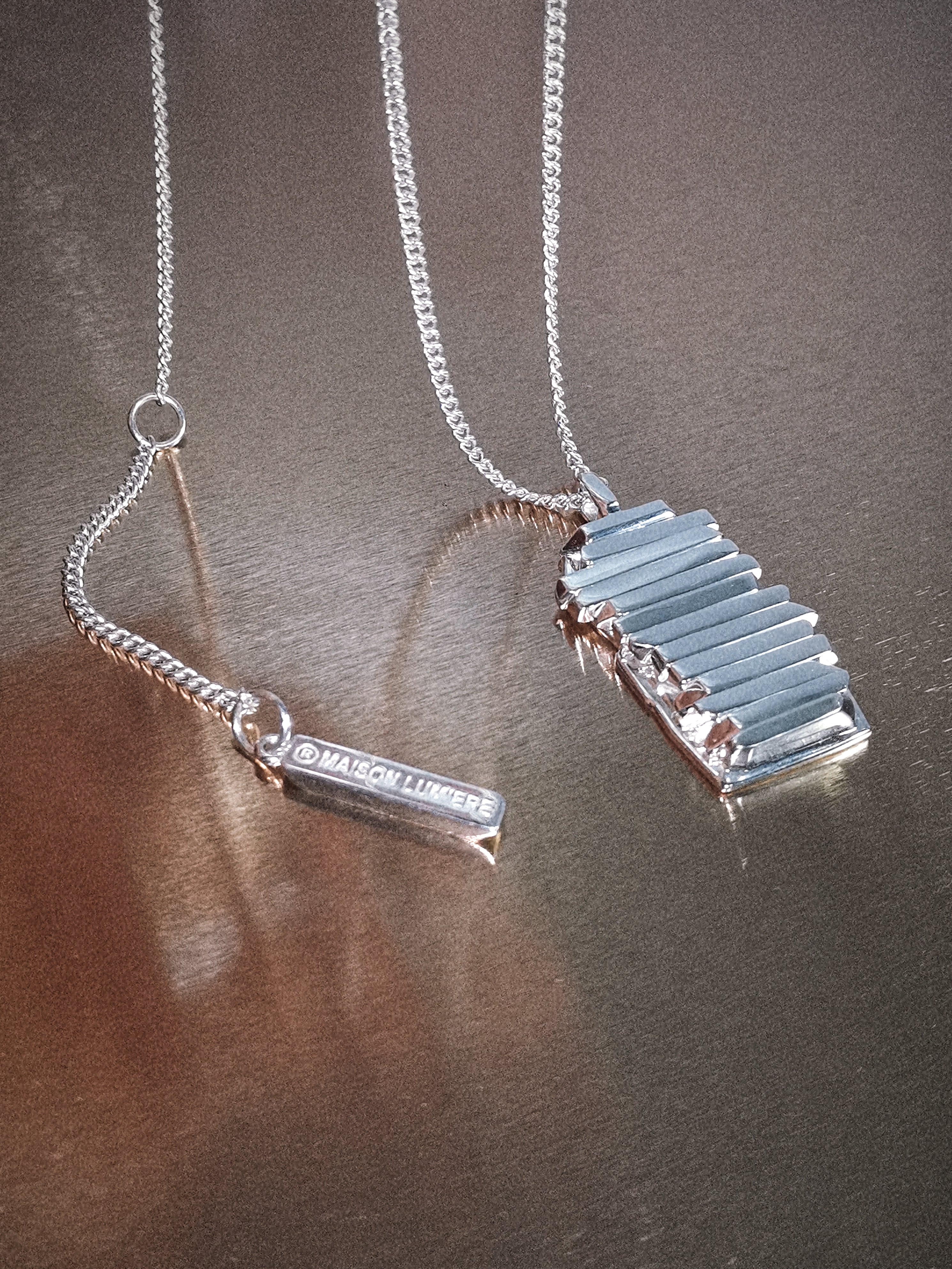 Iceland kinetic necklace / ICELAND