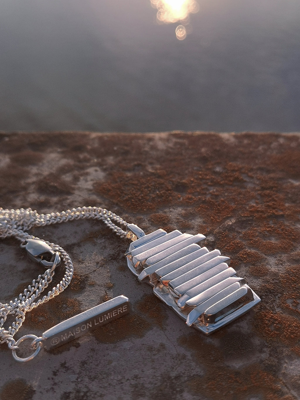 Iceland kinetic necklace / ICELAND